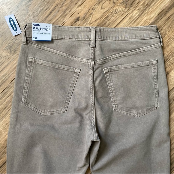 [ Sold ] NWT High-Waisted O.G. Straight Mineral-Dye Jeans, Size 10 - Picture 4 of 7